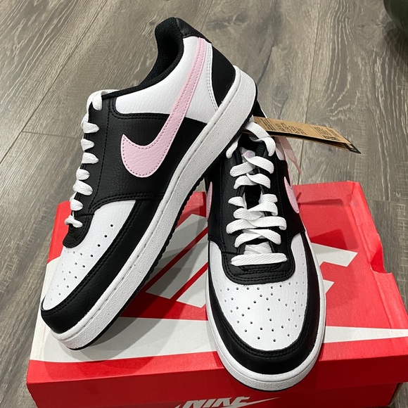 Nike Women's Court Vision Low Sneaker size 7 - Picture 4 of 7